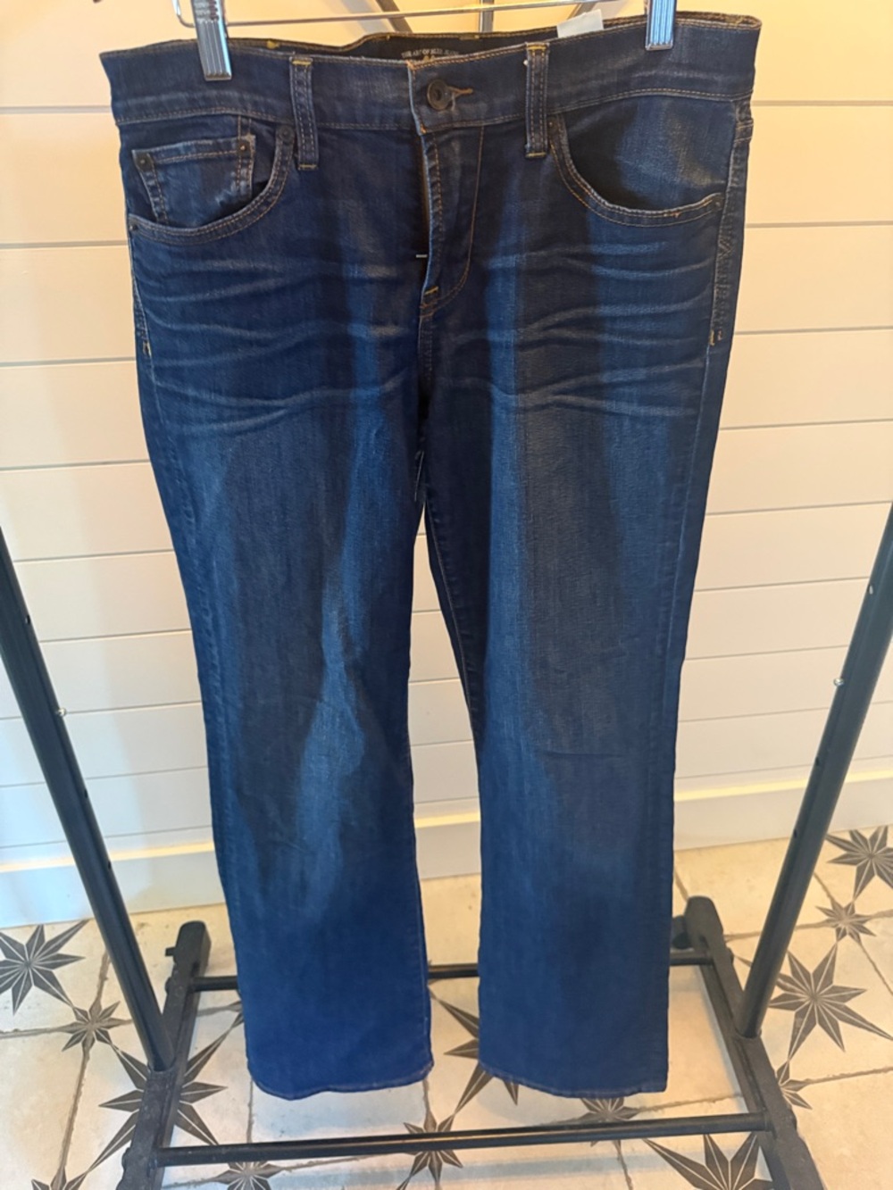 Lucky Brand Dark Blue Jeans with blue Stitching
